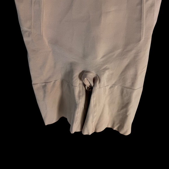 Spanx Mid Thigh Bodysuit Flesh Tone Sz XL - Picture 5 of 9
